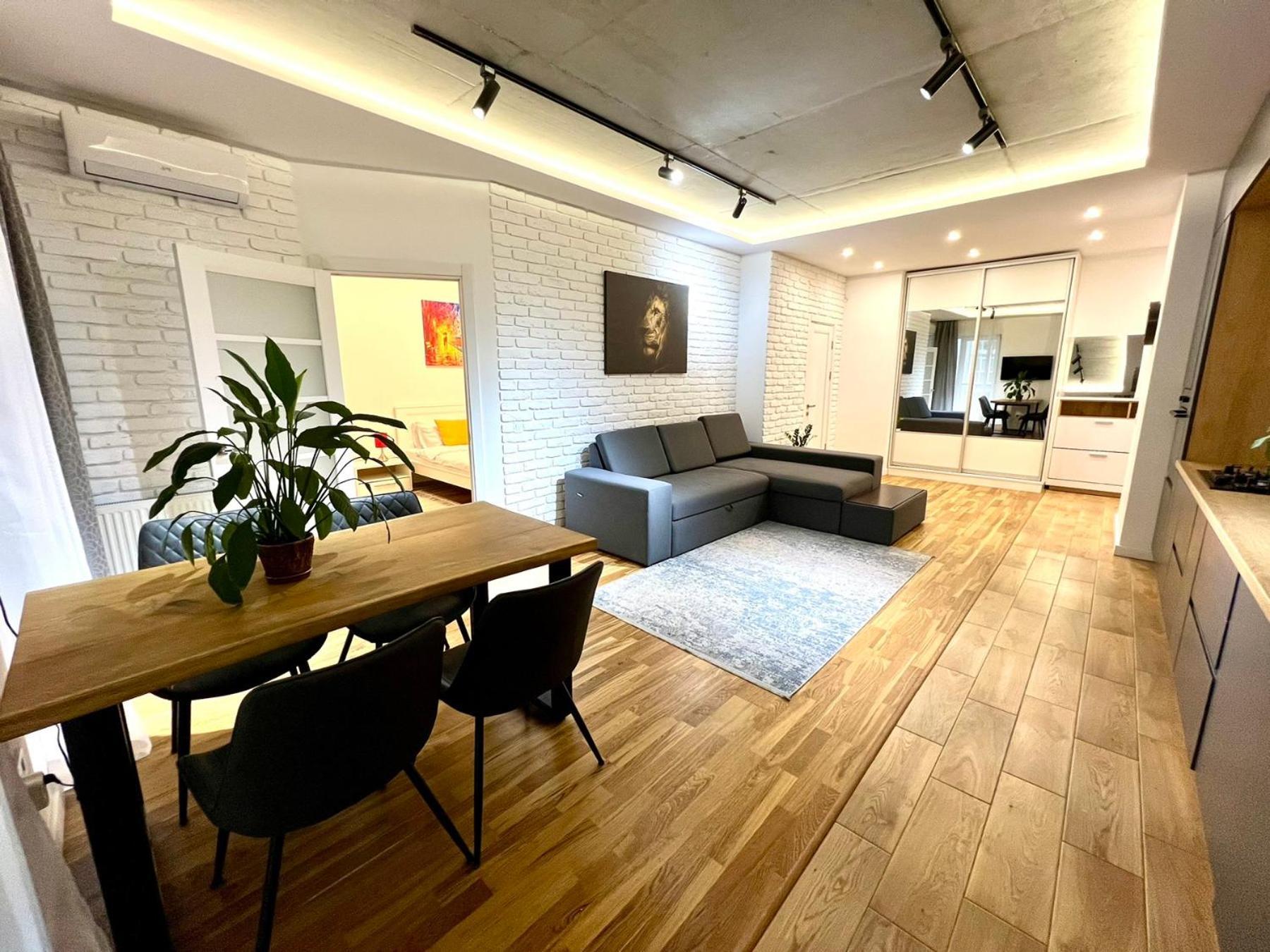 Osapart Romantic Apartment In The Complex Great Britain Liov Exterior foto